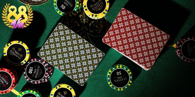 Kiểm tra bộ bài cẩn thận trước khi chia